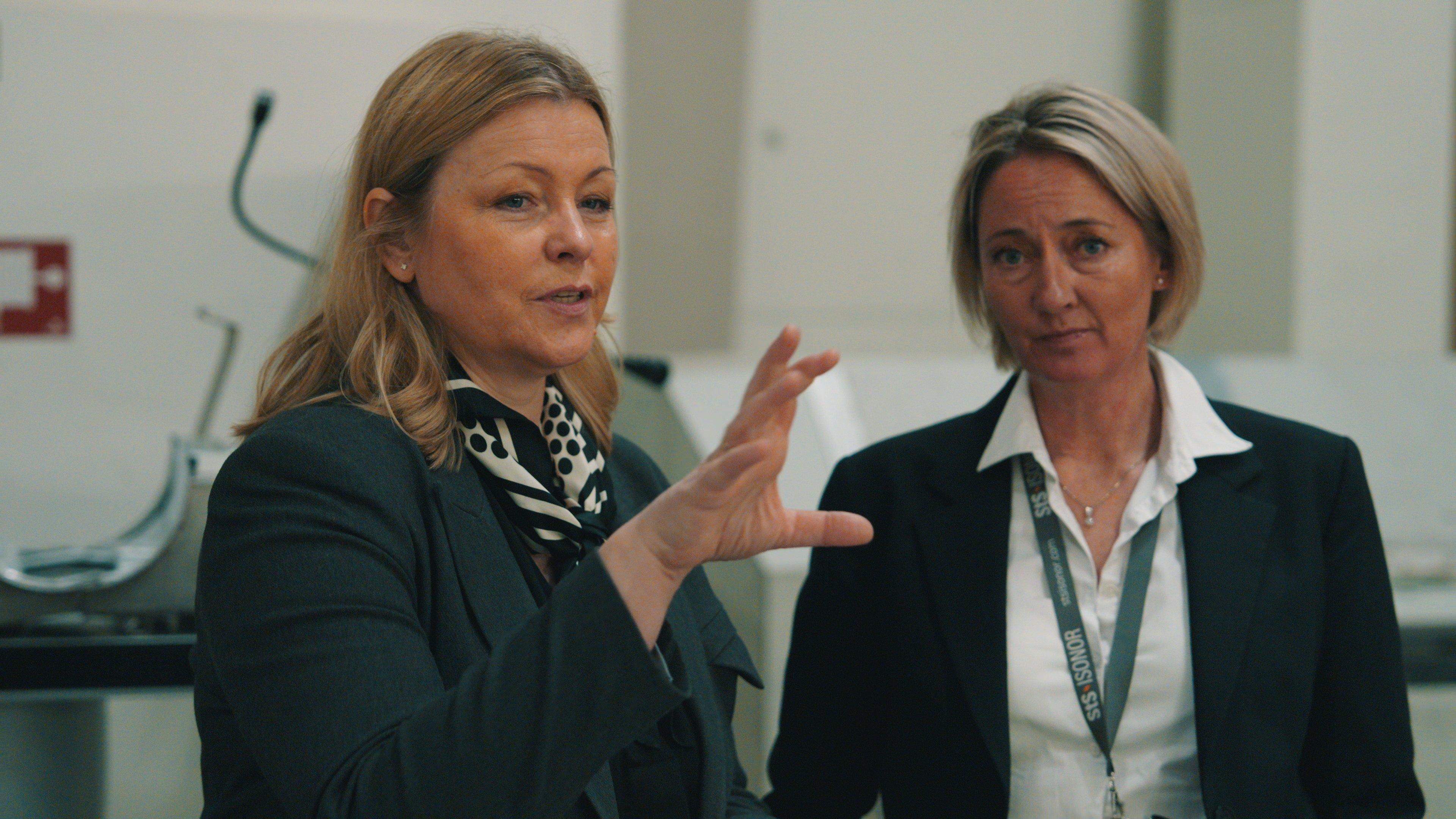 Kjersti Stenseng og Ingrid Solheim i dialog